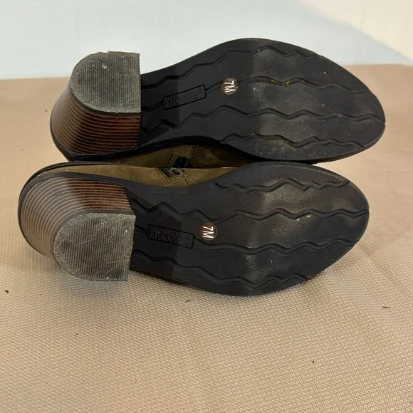 Nicole Sage Double Zipper Stacked Heel Tufted Faux Leather Ankle Boots - Picture 4 of 11